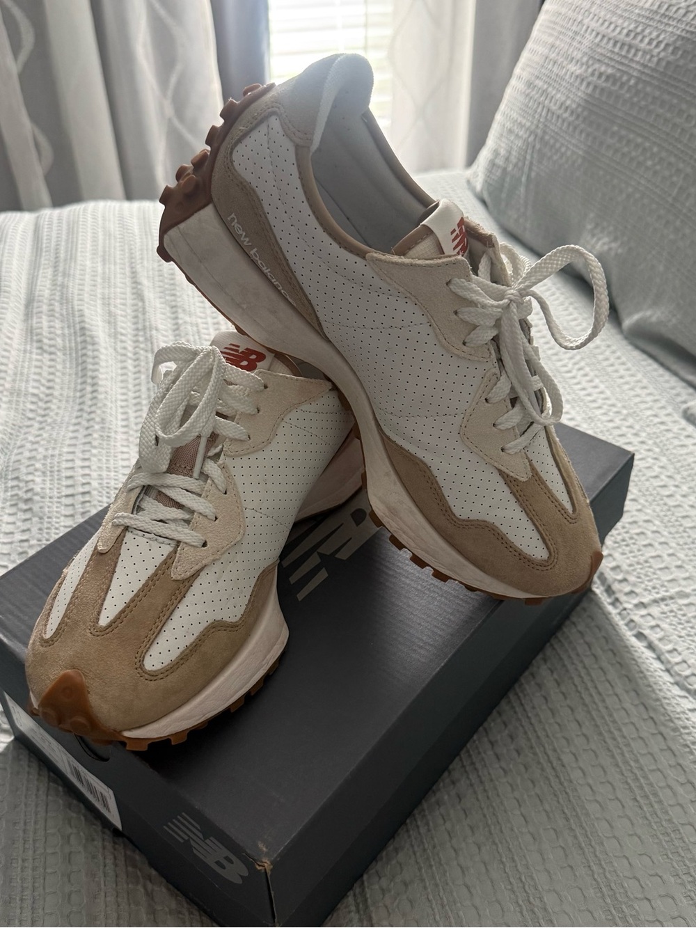 New Balance Men’s 327 Sneaker